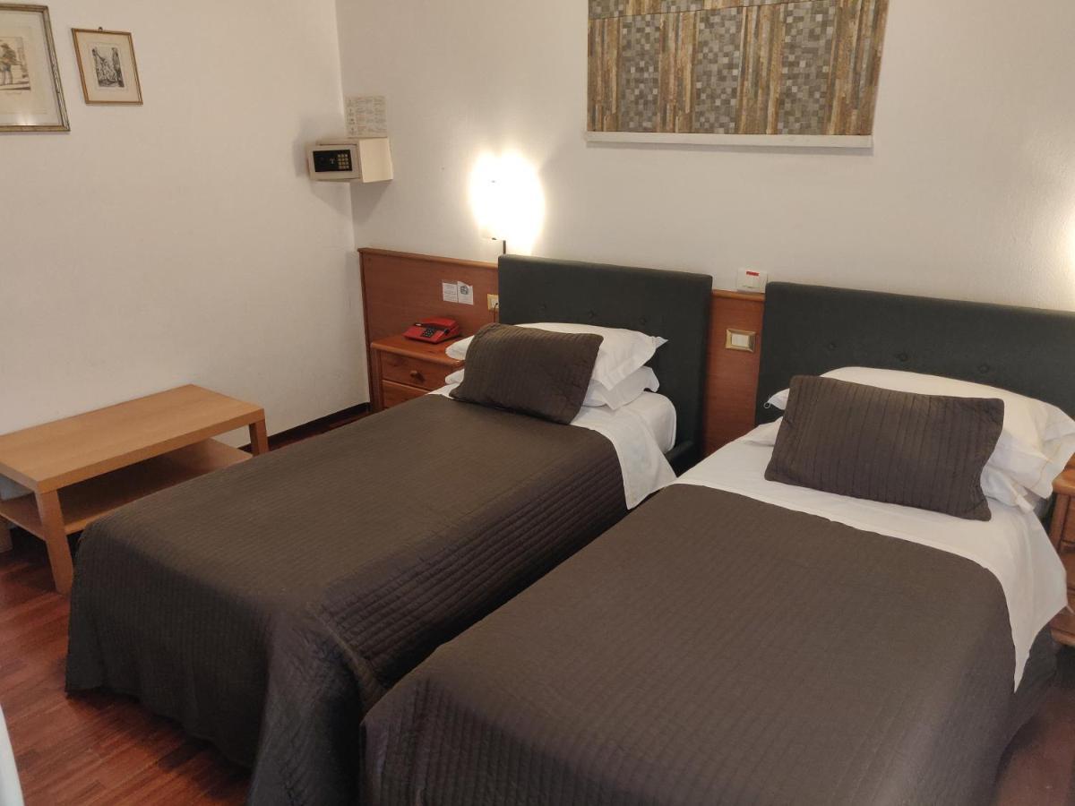 Hotel Il Rustichello Lonato Εξωτερικό φωτογραφία