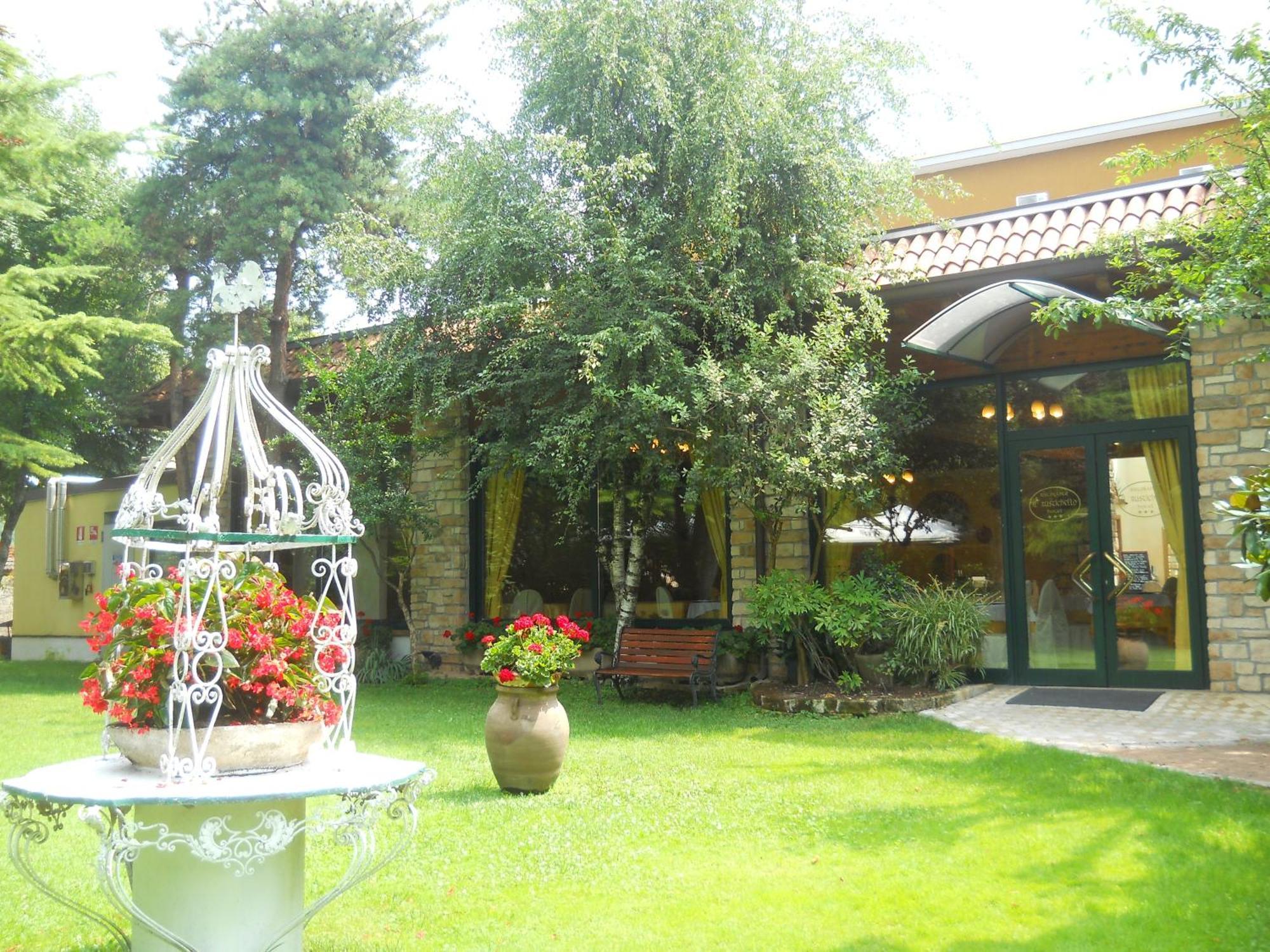 Hotel Il Rustichello Lonato Εξωτερικό φωτογραφία