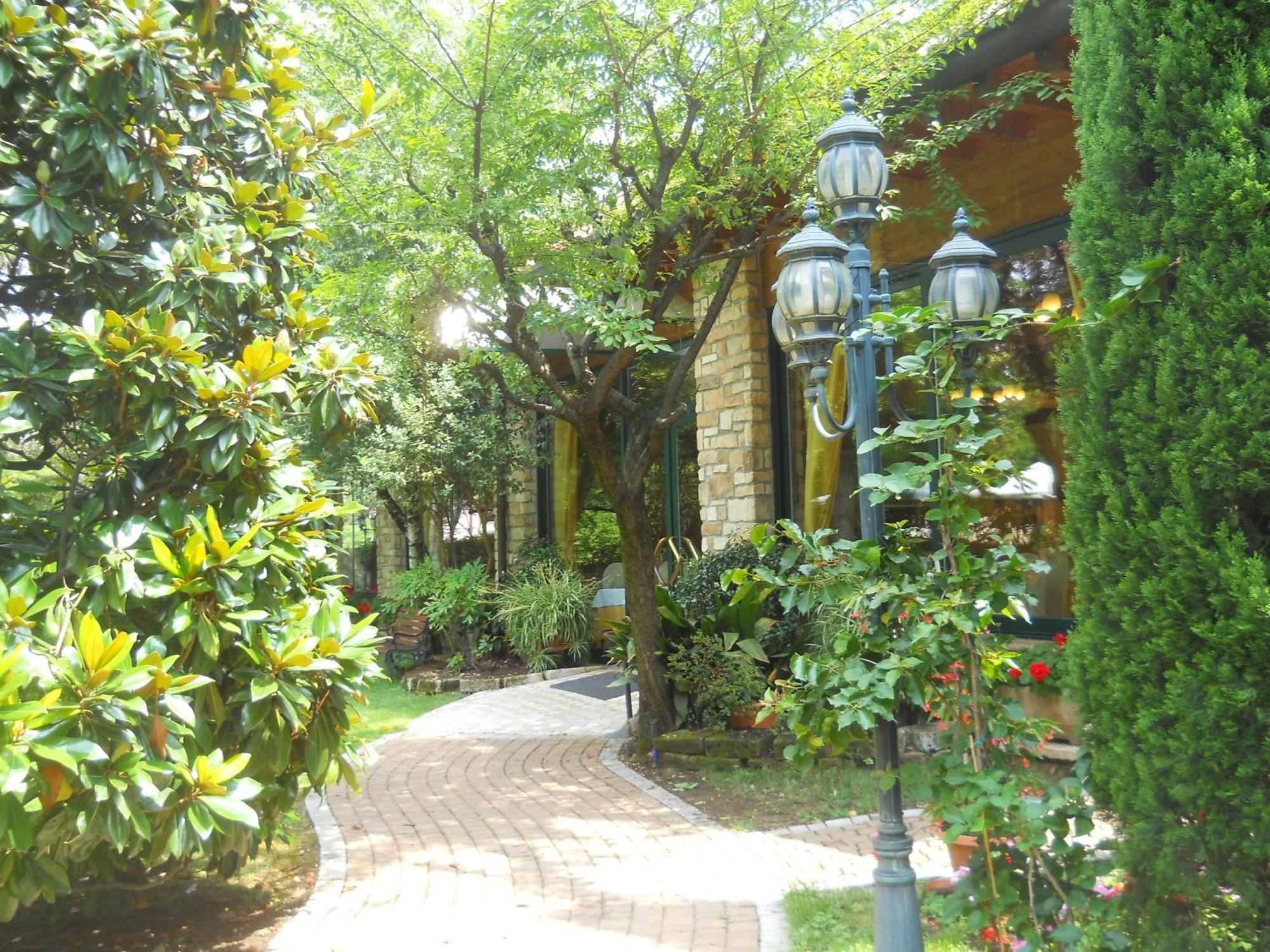 Hotel Il Rustichello Lonato Εξωτερικό φωτογραφία