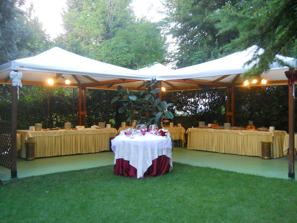 Hotel Il Rustichello Lonato Εξωτερικό φωτογραφία