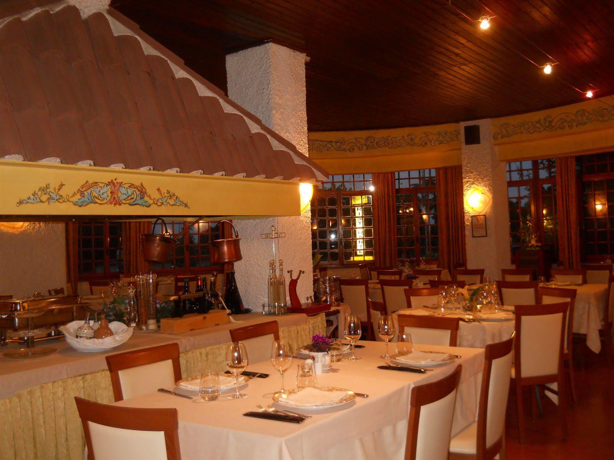 Hotel Il Rustichello Lonato Εξωτερικό φωτογραφία