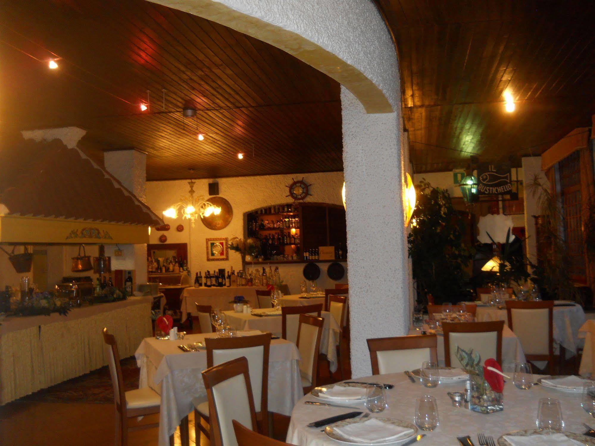 Hotel Il Rustichello Lonato Εξωτερικό φωτογραφία