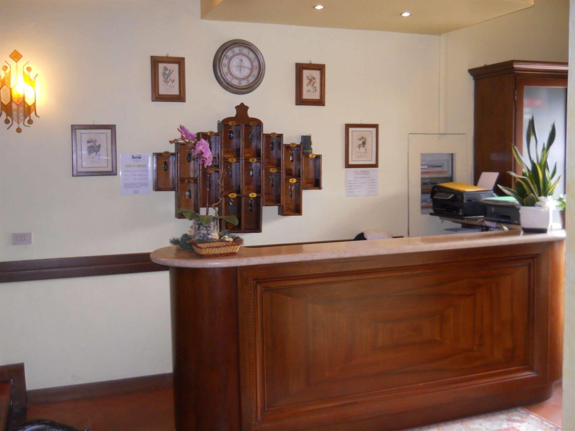 Hotel Il Rustichello Lonato Εξωτερικό φωτογραφία