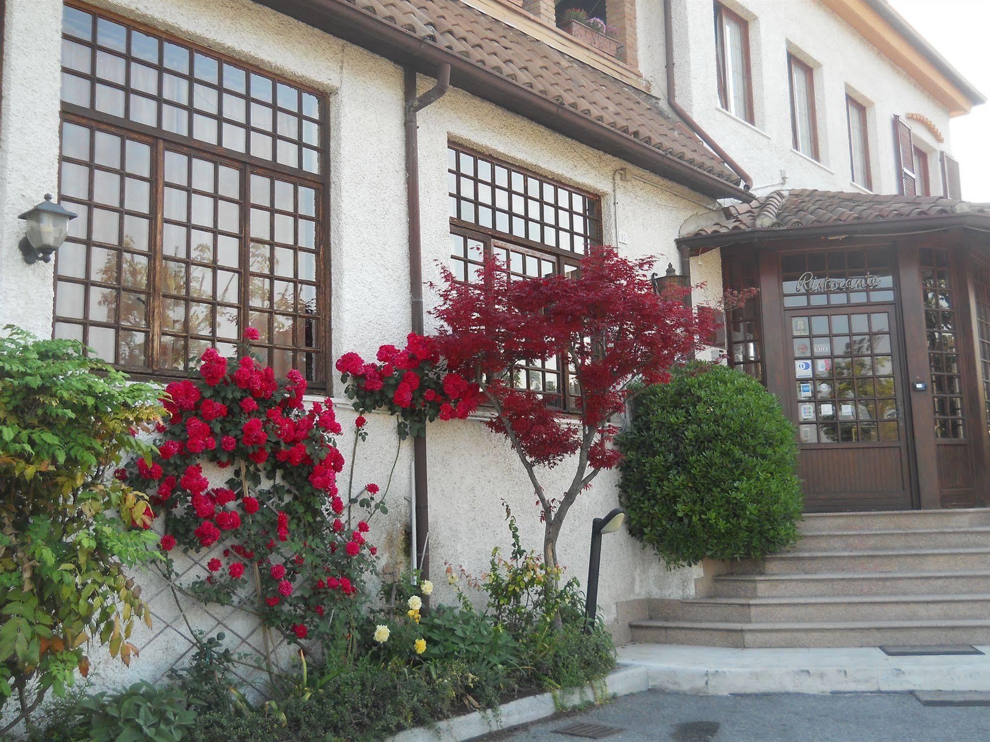 Hotel Il Rustichello Lonato Εξωτερικό φωτογραφία